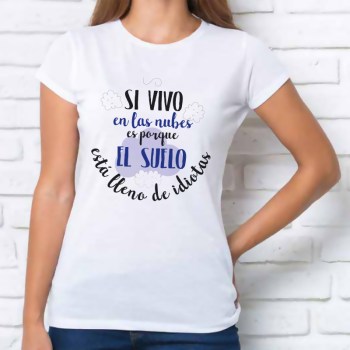 camiseta_si_vivo_en_las_nubes_mujer.jpg